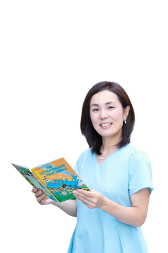 英語絵本を持つトコさん